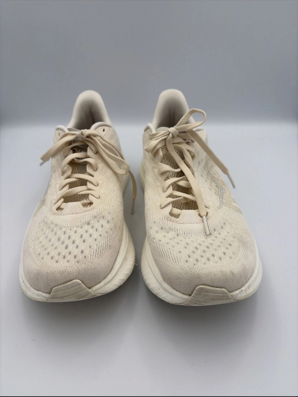 Hoka One women’s size 10B Mach 6 white Running Sneakers
